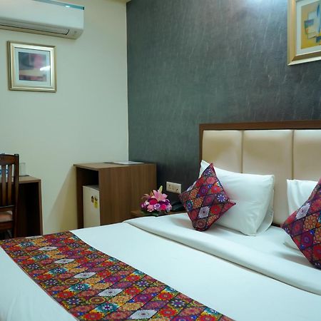 Hotel The Luxe 18 - Golf Course Road Gurgaon Extérieur photo