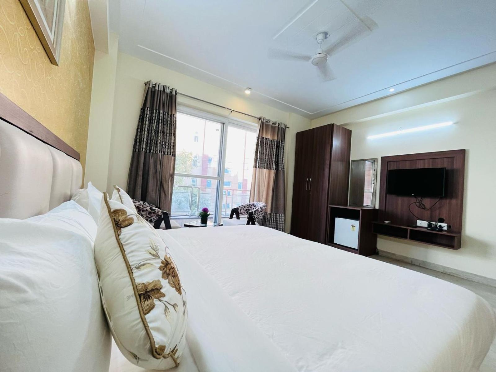 Hotel The Luxe 18 - Golf Course Road Gurgaon Extérieur photo