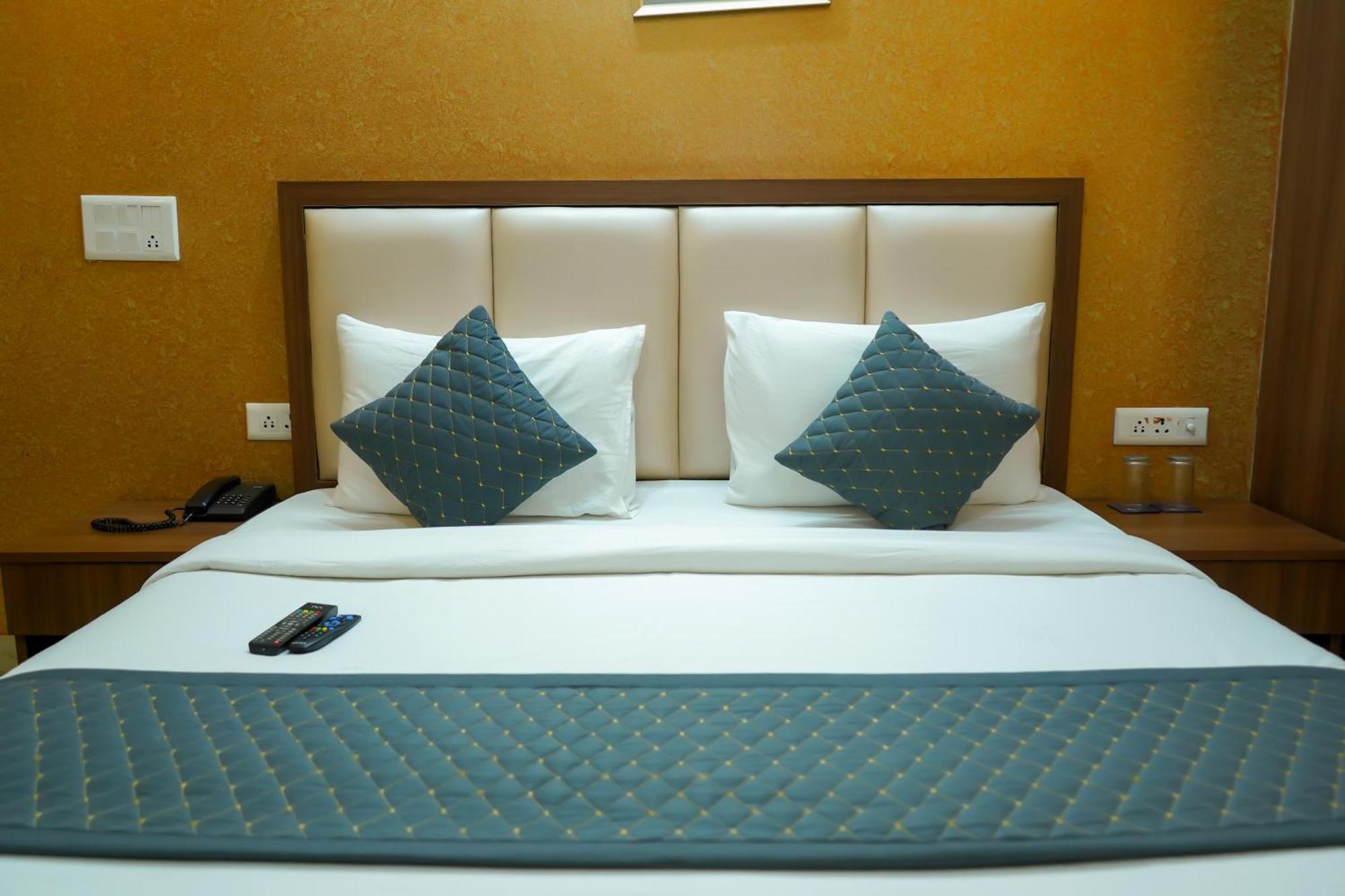 Hotel The Luxe 18 - Golf Course Road Gurgaon Extérieur photo