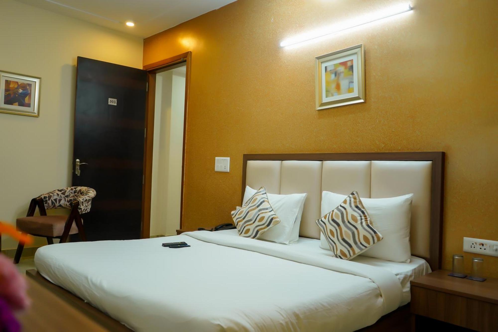 Hotel The Luxe 18 - Golf Course Road Gurgaon Extérieur photo