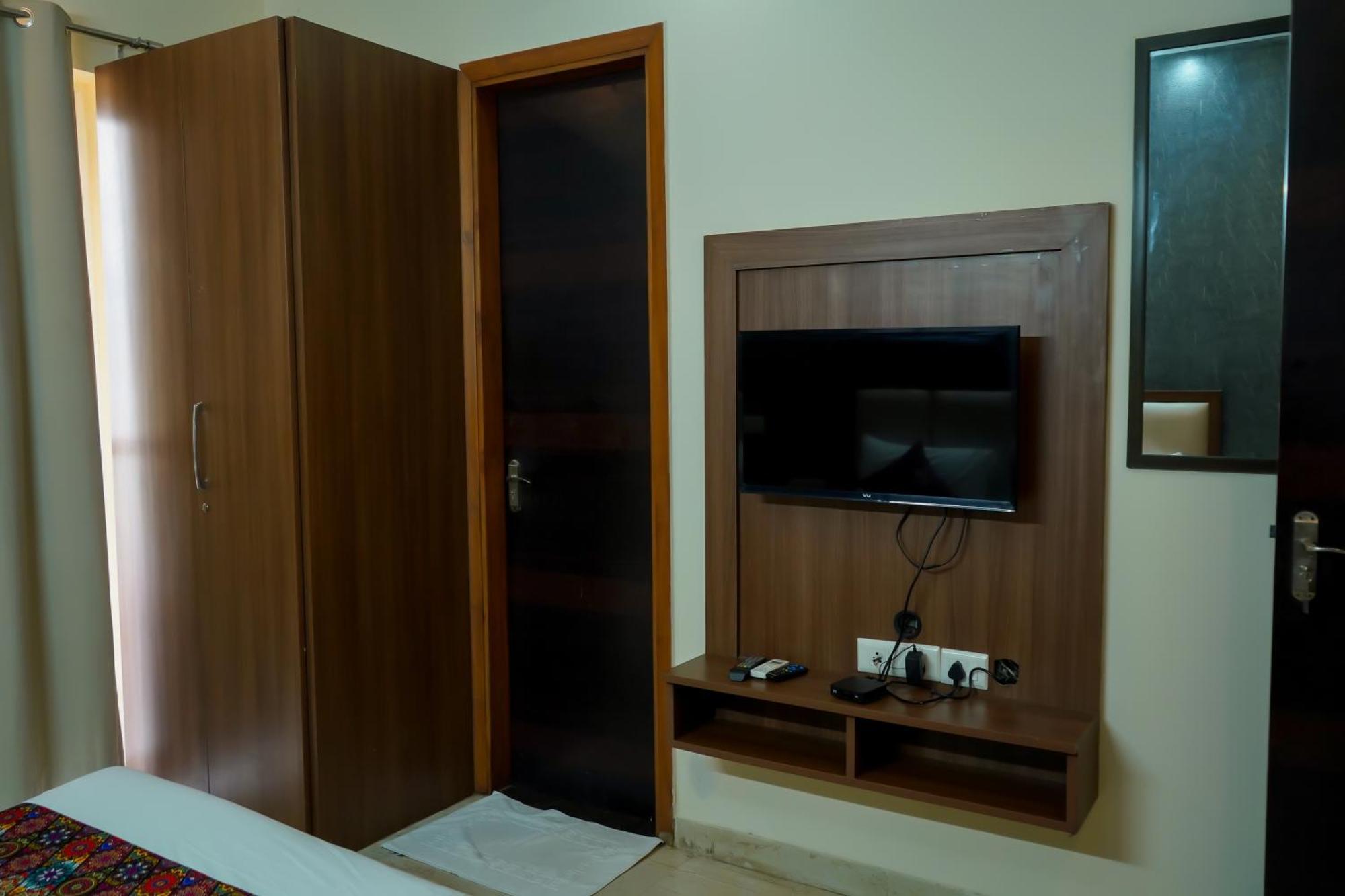 Hotel The Luxe 18 - Golf Course Road Gurgaon Extérieur photo